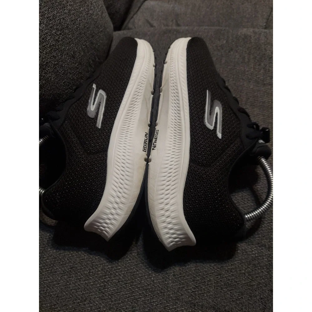 Sketchers Go Run Sneakers Shoes Consistent‎ 2.0 Women's Size 9.5 Black Slip In